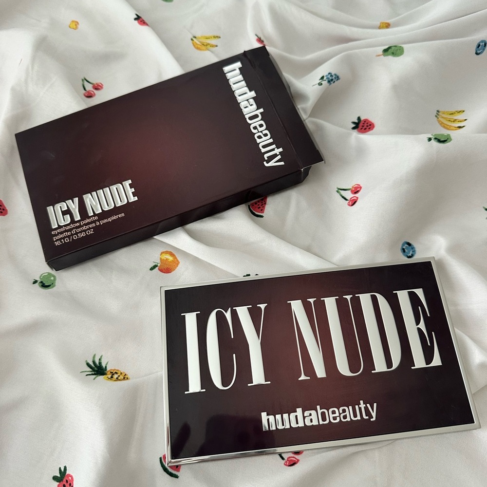 HUDA BEAUTY Icy Nude Palette with Rich Brown Case